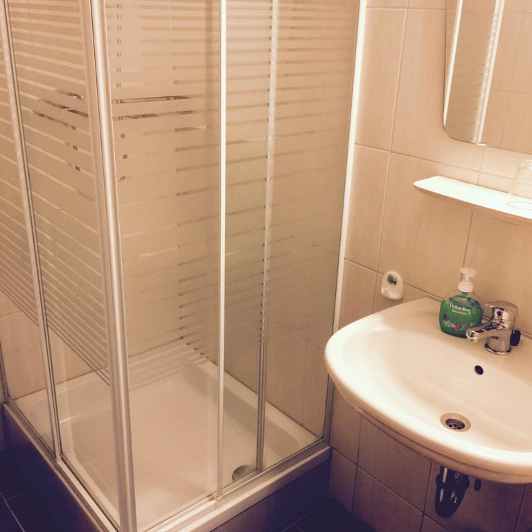 Hotel-Zahringerstube Neuenburg am Rhein Szoba fotó